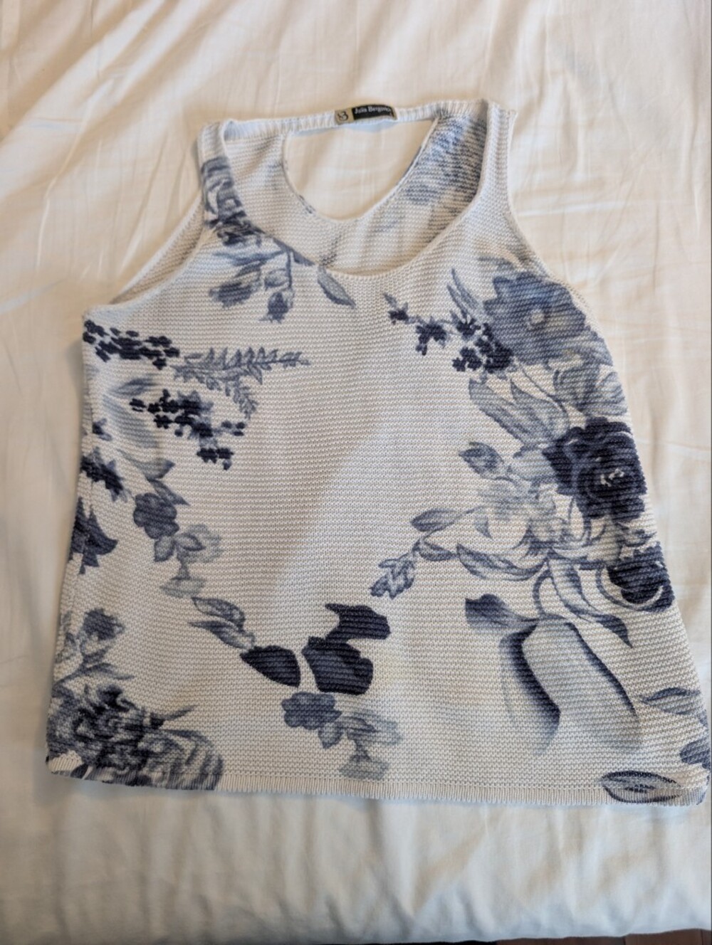 Julia Bergovich White & Light Blue & Navy Floral Knit Tank